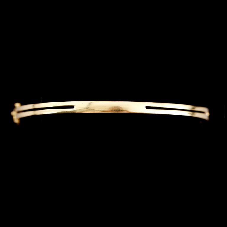 ARMBAND, 18 k guld med briljantslipade diamanter. Total vikt 10 g.