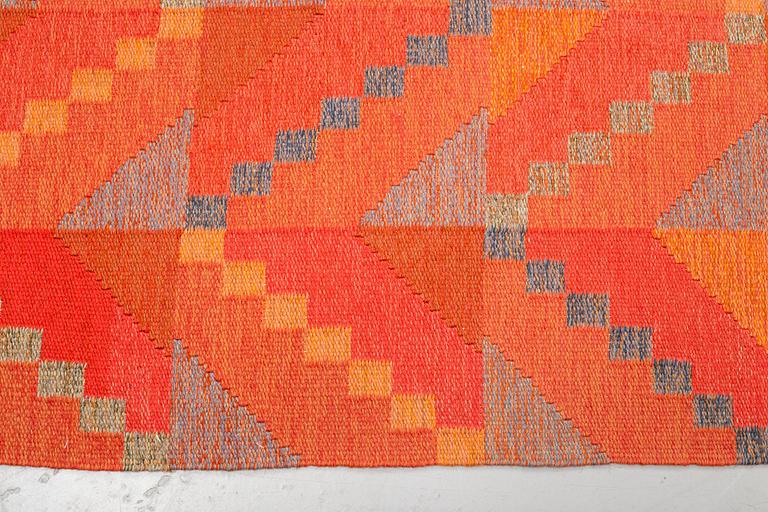 Brita Grahn, a carpet, flat weave, ca 354,5 x 277 cm, signed Brita Grahn.