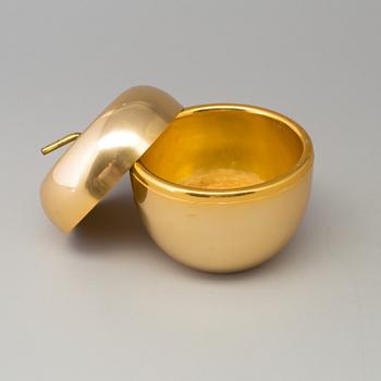 AN ITALIEN METAL ICE BUCKET, second half of the 20th century.