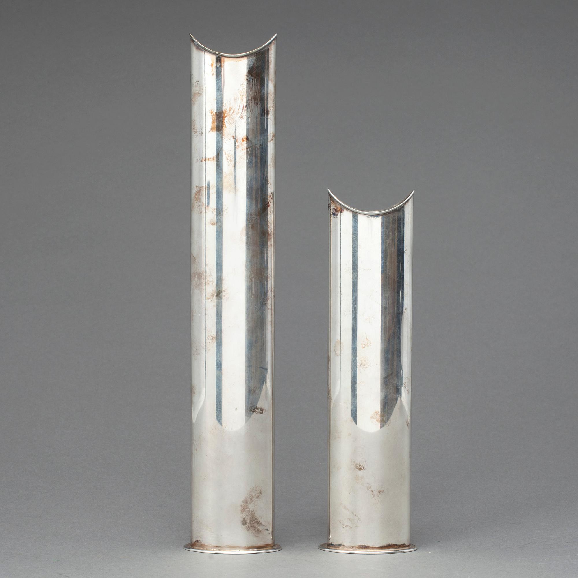 VASER/LJUSSTAKAR, 2 st, nysilver, Lino Sabattini, Italien.