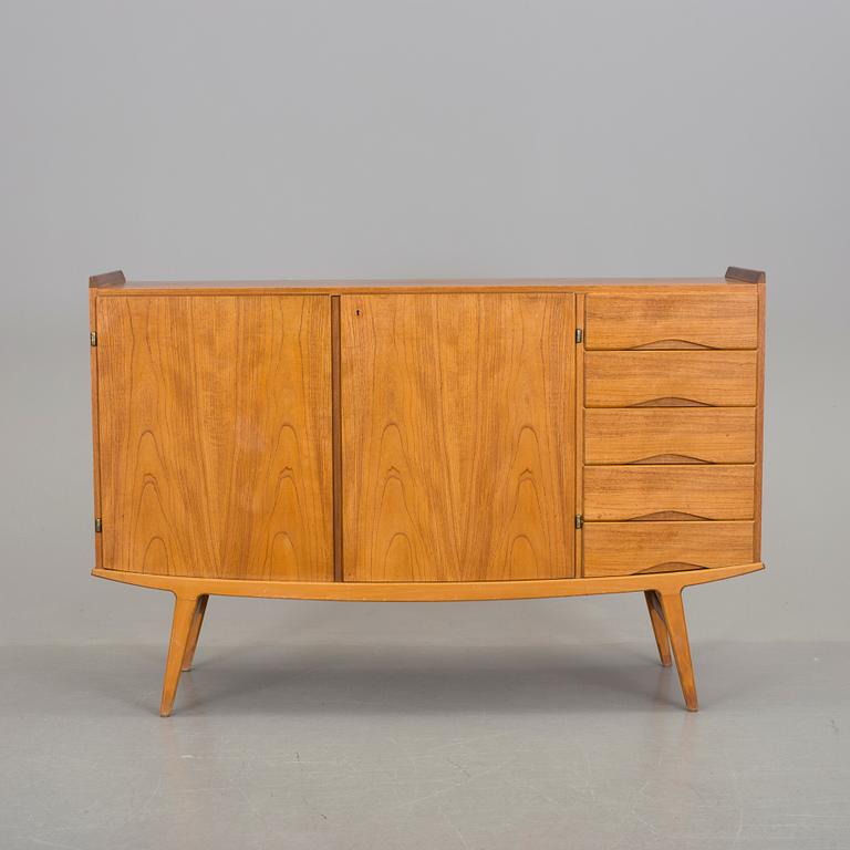 SIDEBOARD, 1900-talets andra hälft.
