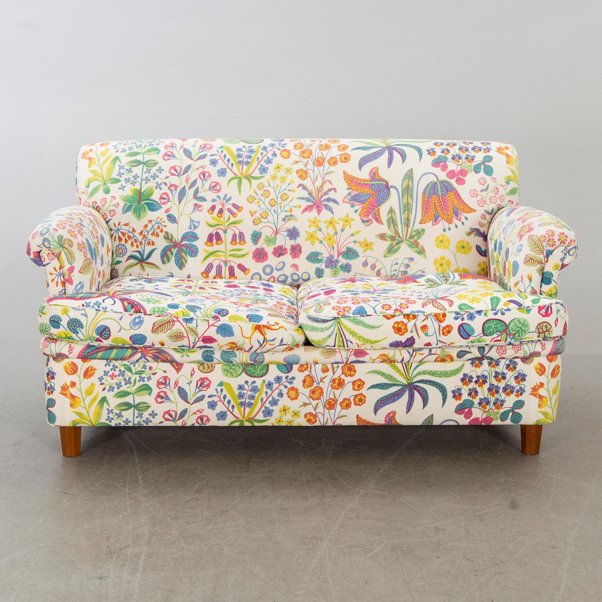 JOSEF FRANK, a model 678 sofa, Svenskt Tenn.