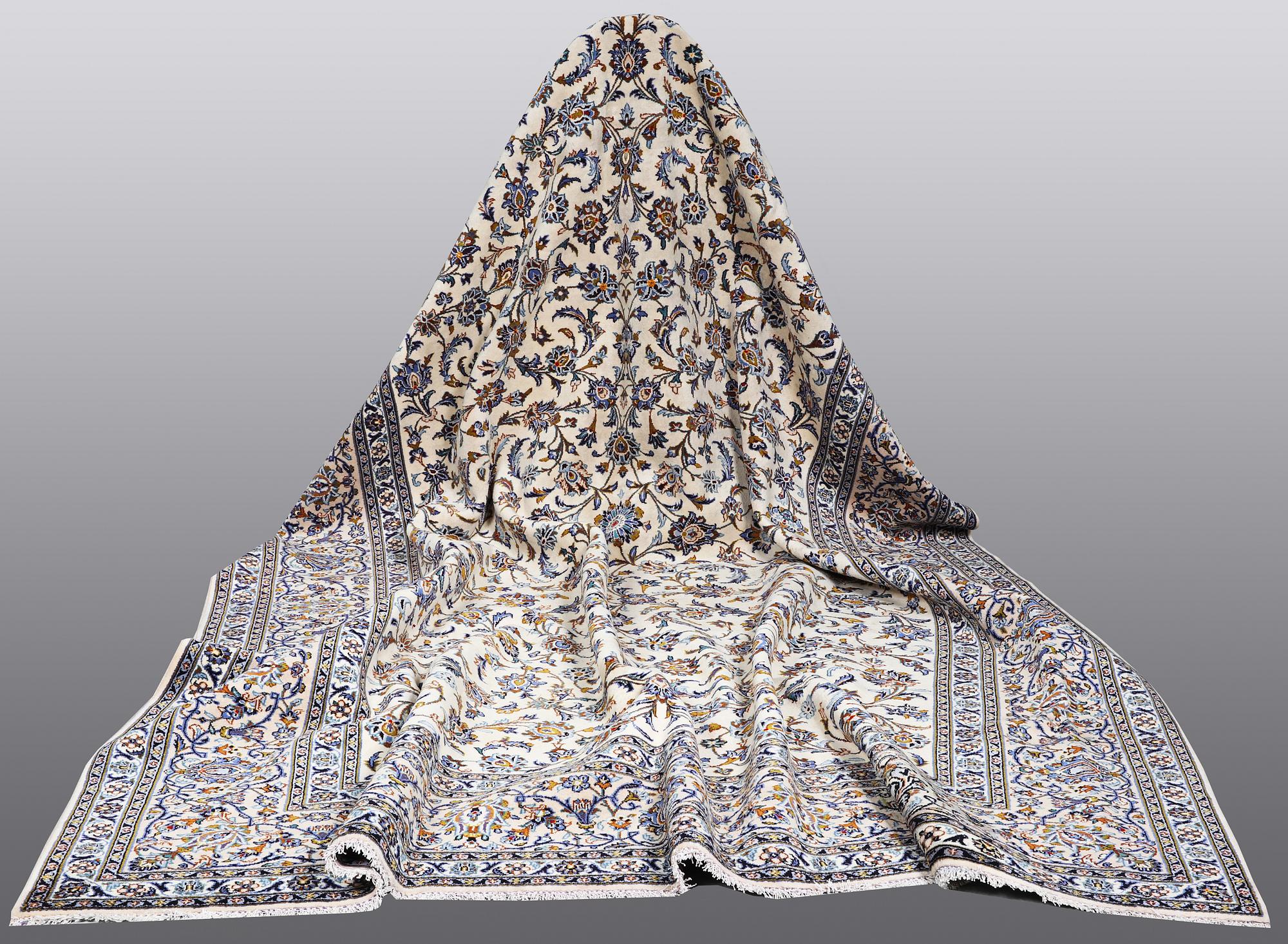 A carpet, Kashan 416 x 303 cm.