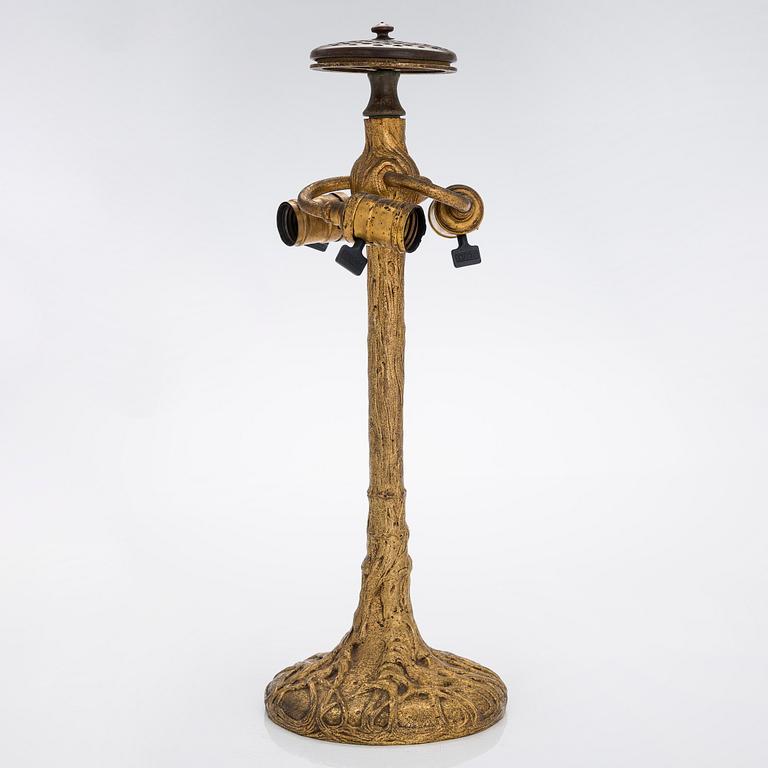 Tiffany Studios, "Dragonfly and Pony base" bordslampa, New York ca 1900.