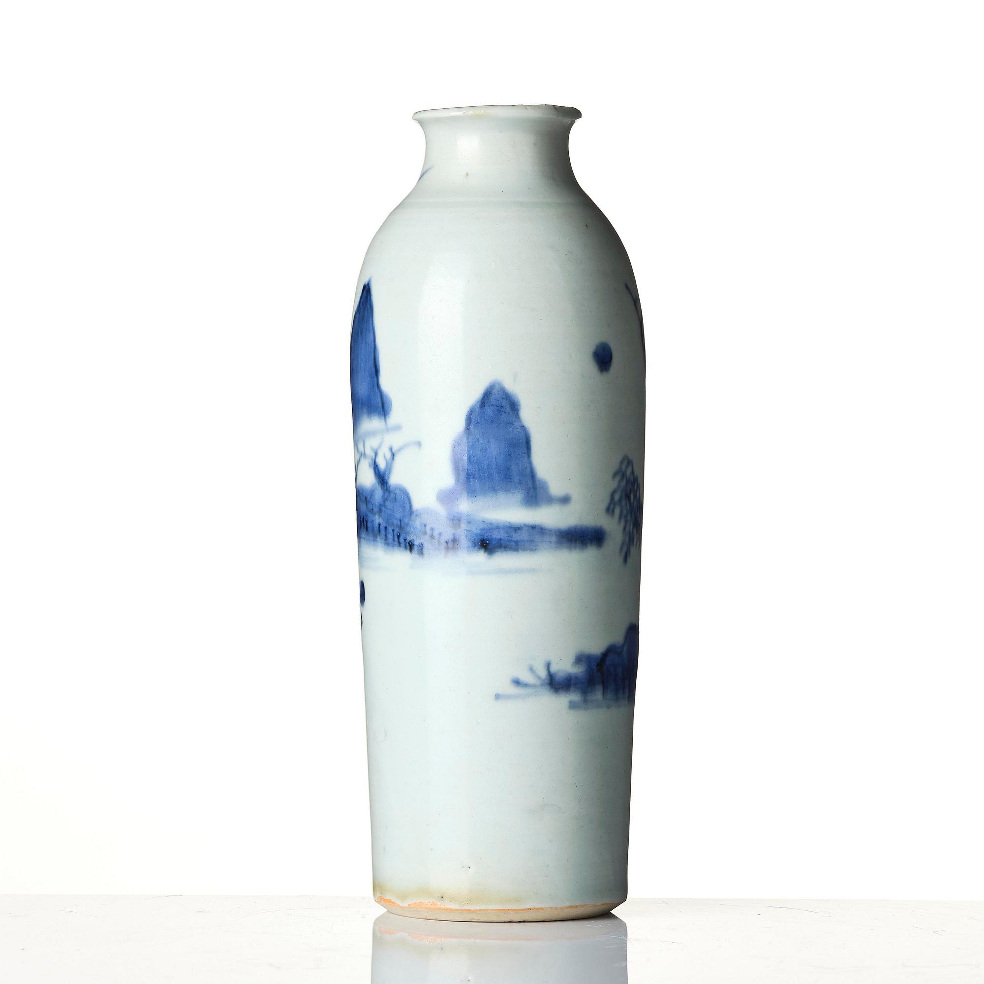 A blue and white sleeve vase, Transitional period, 17th century.