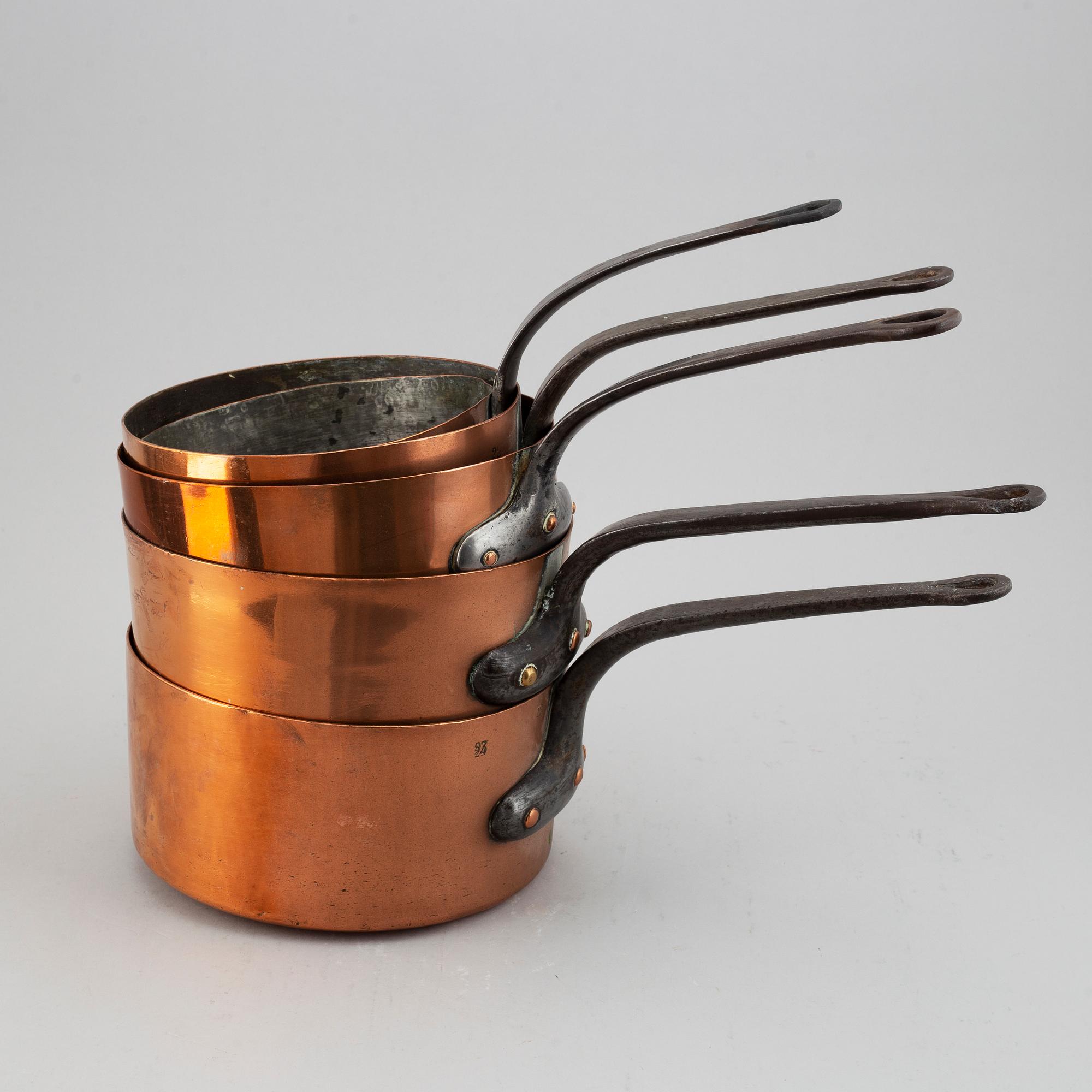 Five coppar pots, early 20th century.