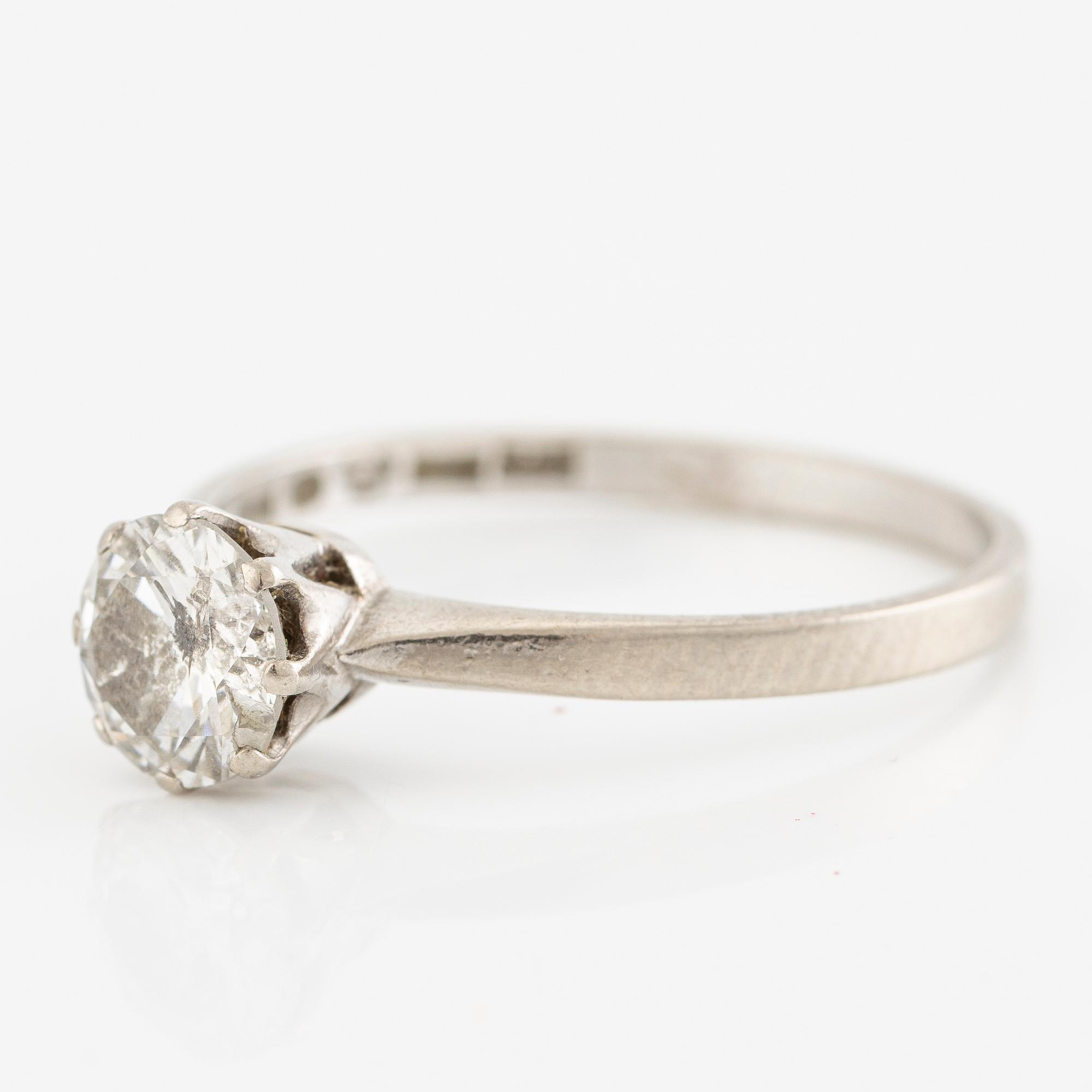 Ring, 18K white gold with brilliant-cut diamond.