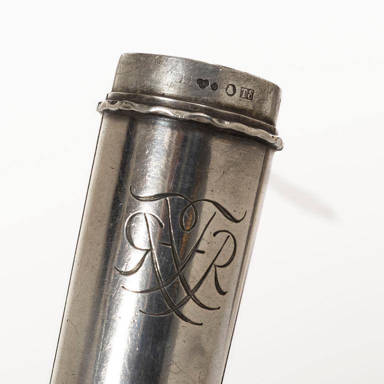 Askar, 2 st och ciggaretui, silver, bl.a. David Andersen & Co, Stockholm 1928.