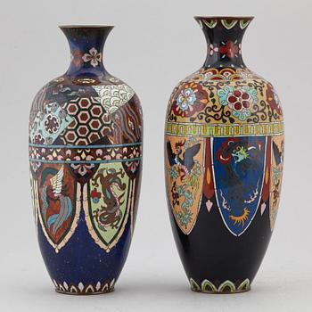 Two Japanese cloisonné vases, 20th century.