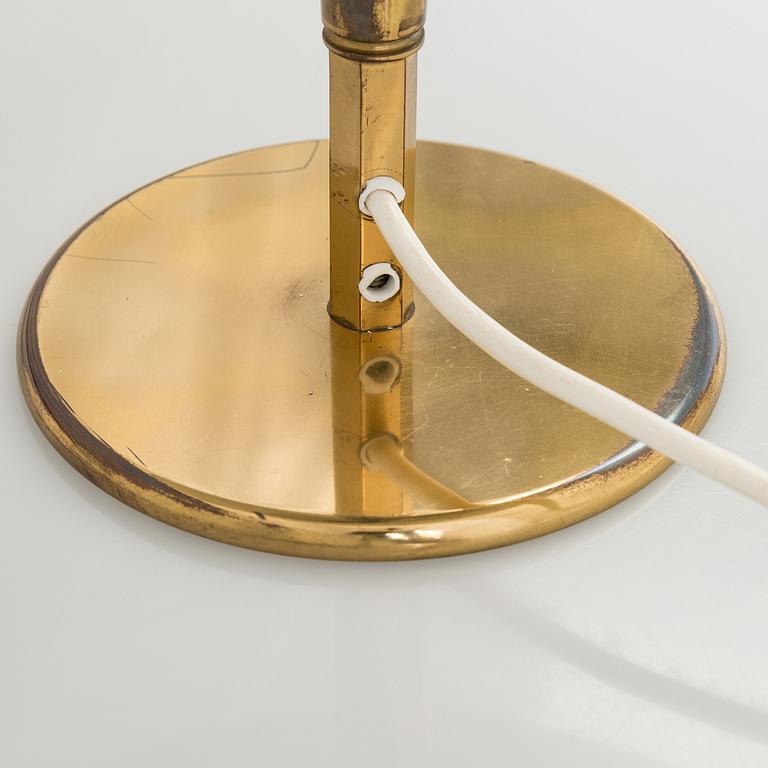 Paavo Tynell, pöytävalaisinpari, malli 5061, Idman 1900-luvun puoliväli.