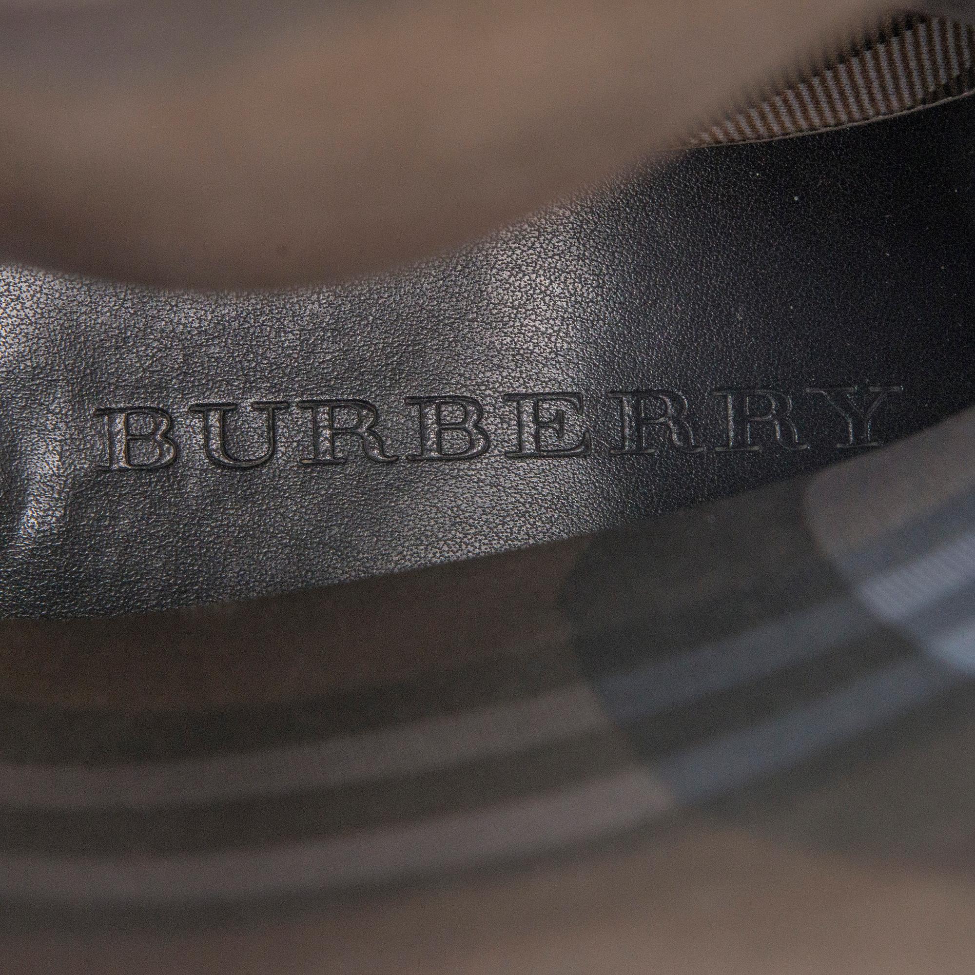 SKOR och HATT, Burberry.