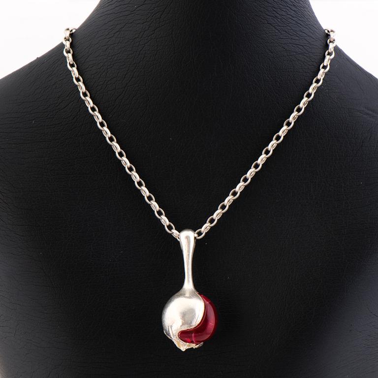 A BJÖRN WECKSTRÖM NECKLACE, "Nectaris", silver and acrylic. Lapponia 1973.