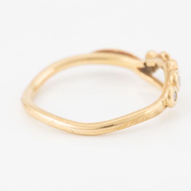 Ring, Wendes, 18K guld med briljantslipade diamanter.