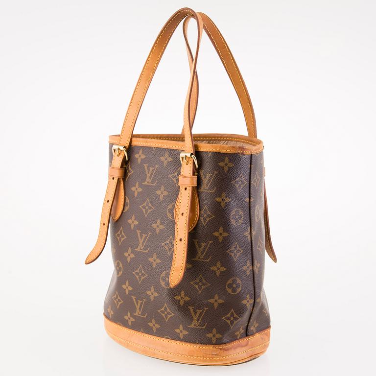 LOUIS VUITTON, "Petit Bucket" samt "Pochette", VÄSKOR.