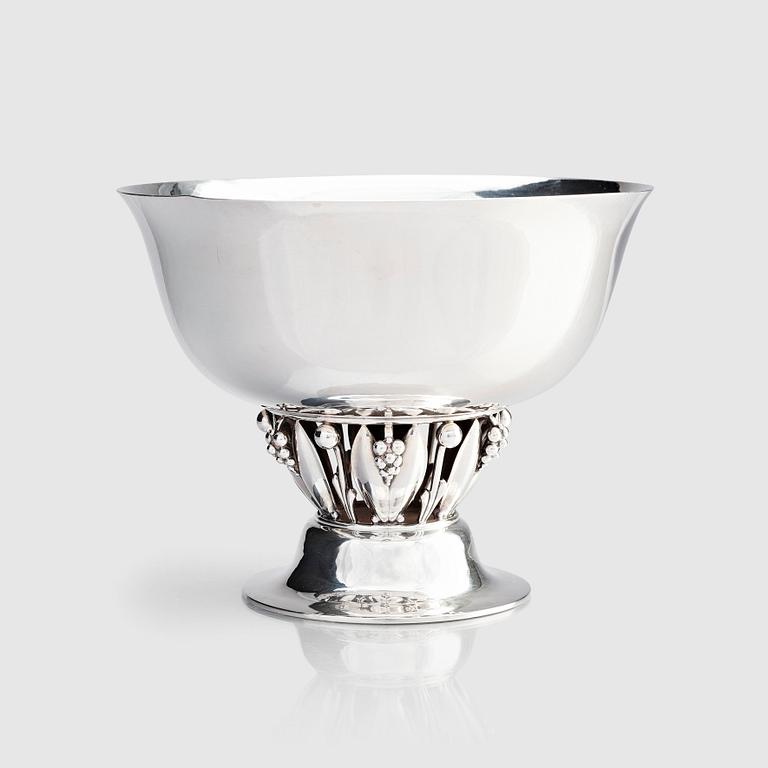 Georg Jensen, skål på fot, Köpenhamn 1925-1932, sterling silver, design nr 197A.