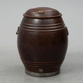 A copper barrel, 19th/20th Century.