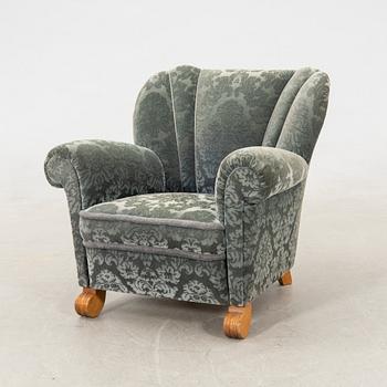 Armchair 1940s.