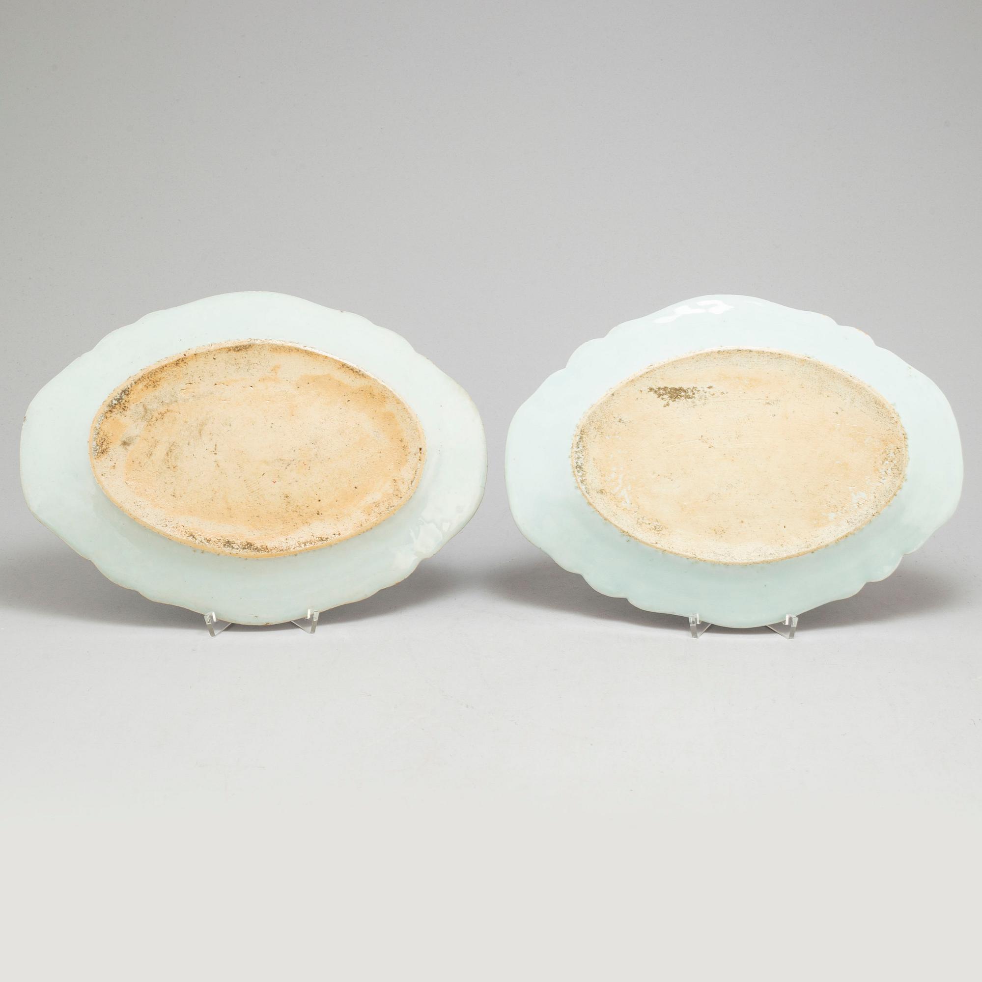Two blue and white export porcelain serving dishes, Qing dynasty, Qianlong (1736-95).