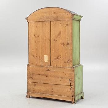 A 18th century cabinet.