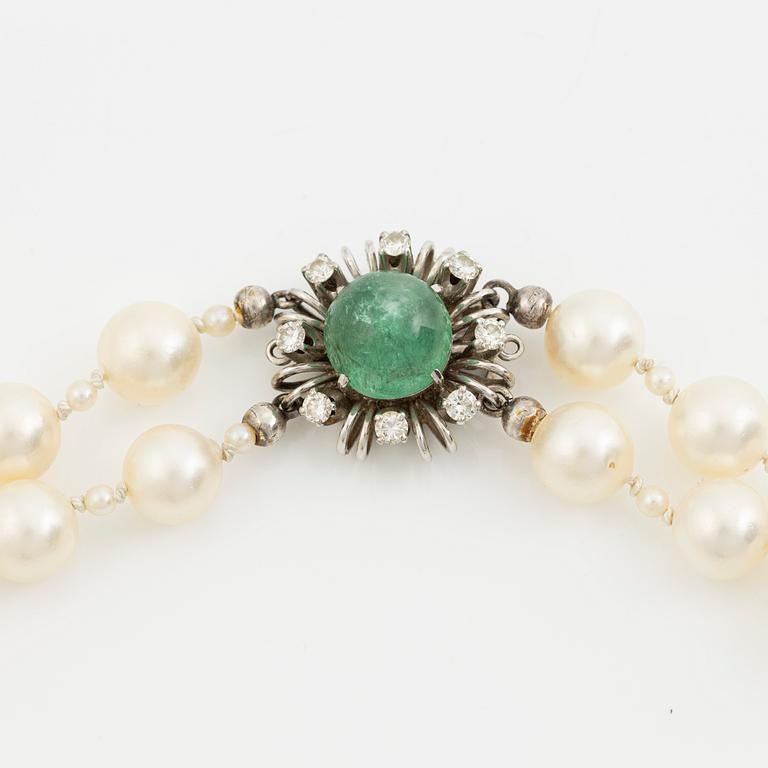 Collier odlade pärlor med två lås.