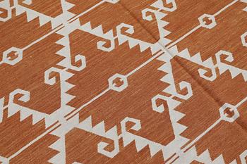 A Kilim carpet, modern design, approx. 251 x 171 cm.