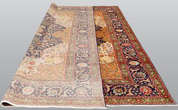 A pictoral Tabriz carpet, ca 403 x 282 cm.