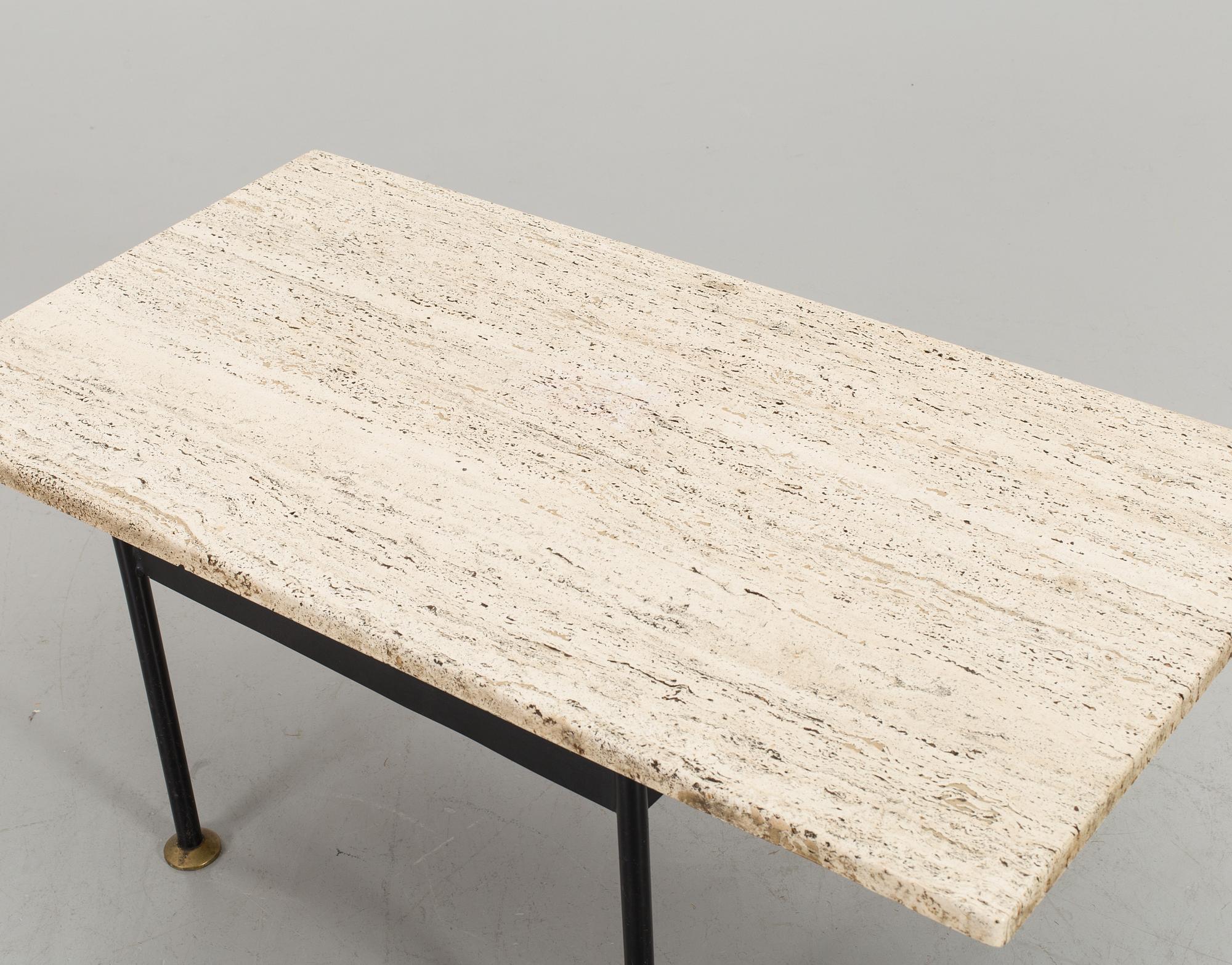 SOFFBORD, skiva i travertin, 1900-talets andra hälft.