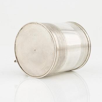 Mugg, silver, otydlig mästarstämpel (möjligen John Langland I), Newcastle 1800-1801.