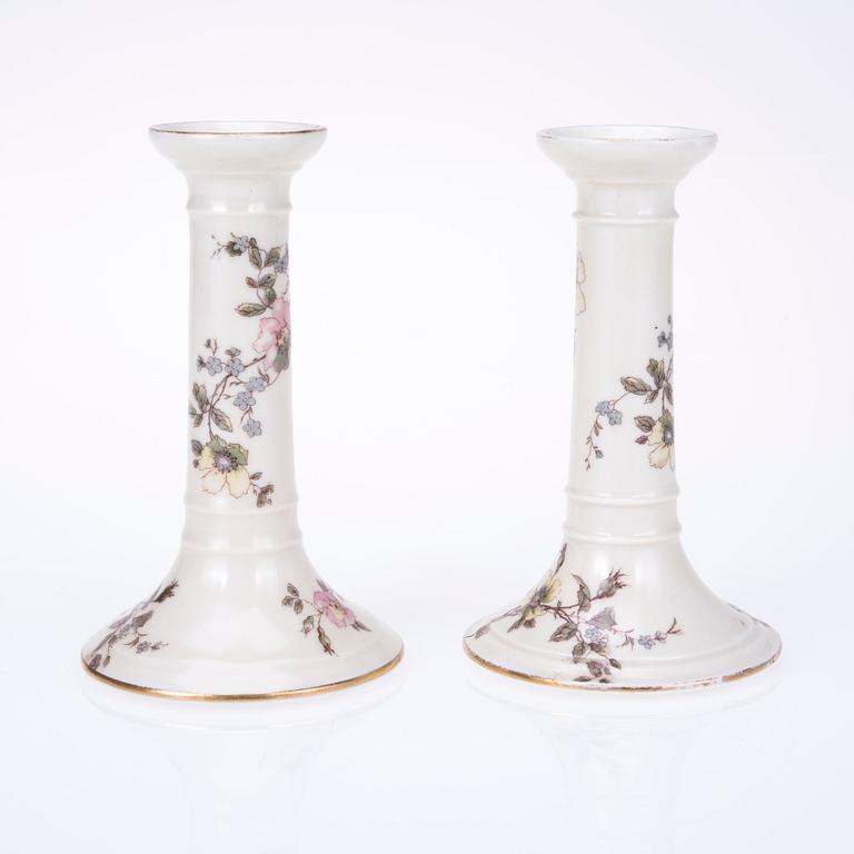 LJUSSTAKAR, ett par, porslin, Limoges, Frankrike 1900-tal.
