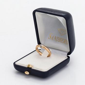 Sormus, 14K kultaa ja sydänmuotoinen timantti n. 0.16 ct. Sandberg.