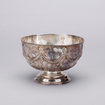 SKÅL, sterling silver, London 1901. Finska kontrollstämplar. Vikt 567 g.