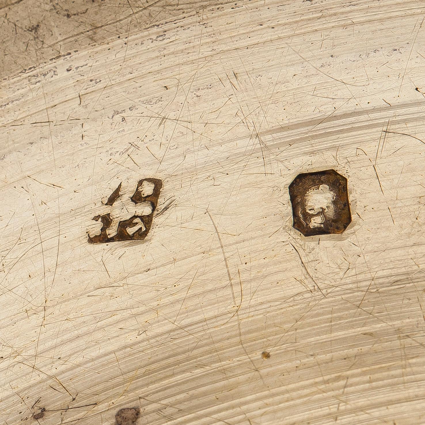 Nattvardskalk med paten, silver, Paris 1798-1809 och Frankrike 1800-tal. I schatull.