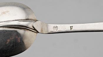 SKED, silver, trol Johan Falckman Halmstad verksam 1721-1734(36). Vikt ca 39 gram.