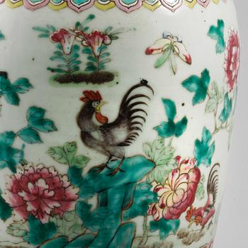 VAS, porslin, Kina, 1800-/1900-tal.
