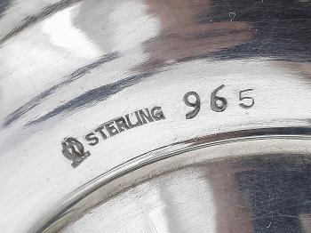 POKAL samt SKÅL, silver, Finland och USA, 1900-talets första hälft. Tot vikt ca 478g.