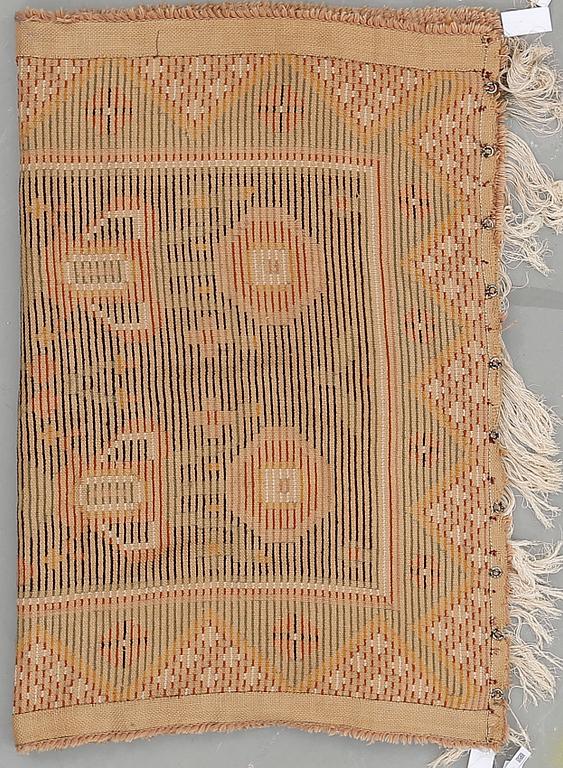 MATTA, rya, möjligen Hemslöjden. 1900-talets första hälft. Ca 171x132 cm.