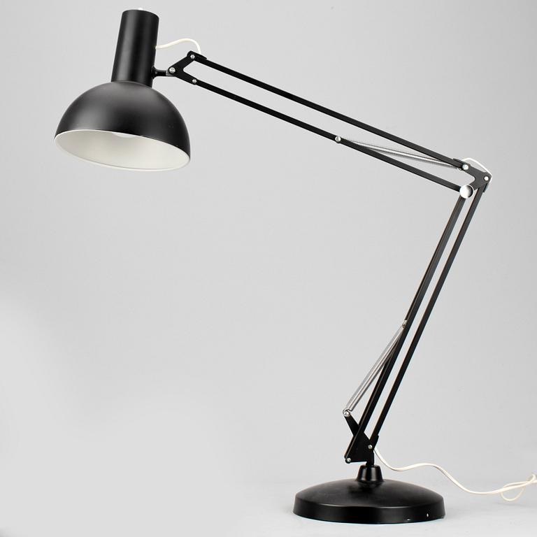 BORDSLAMPA, "IT-Lamp, Poul Henningsen för Louis Poulsen, Danmark, formgiven 1972.