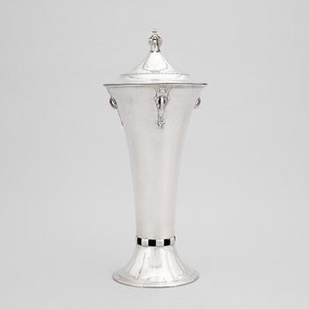 Pokal med lock, silver, 1900-tal, stämplad EM O Möller.