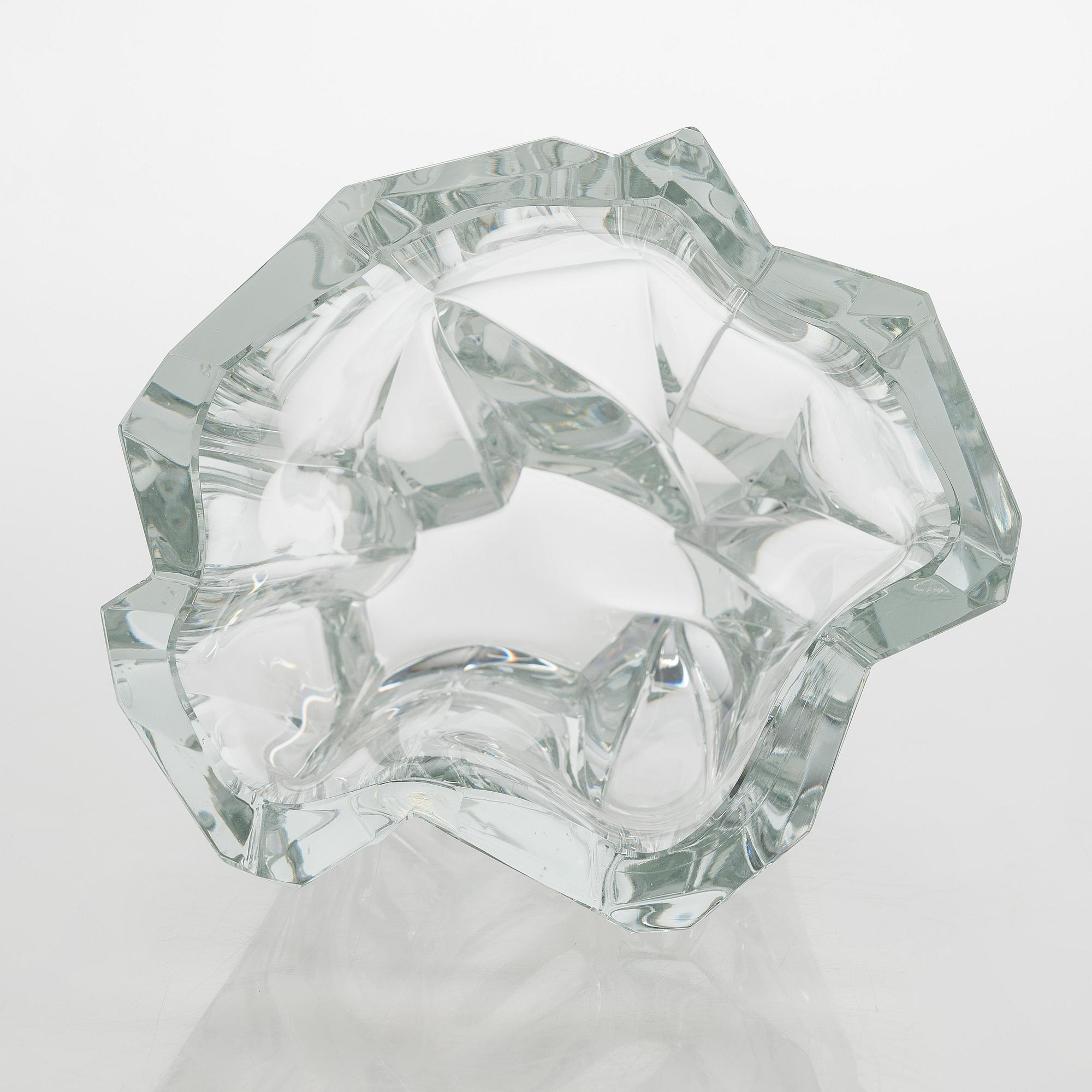 Tapio Wirkkala, vas, "Isberg", signerad Tapio Wirkkala 3825.