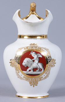 KANNA MED LOCK, porslin, 1800-talets slut.