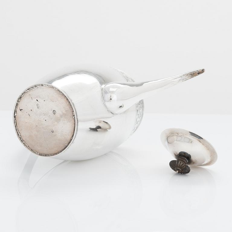 Kaffekanna, silver,  probör Fredrik Fabricius (1787-1823) , Köpenhamn. Sengustaviansk.