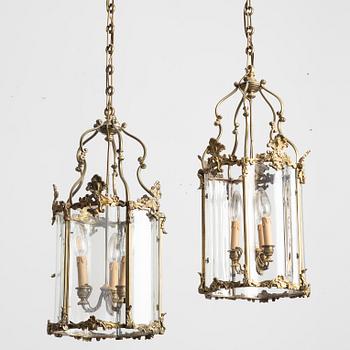 Lyktor, ett par, Louis XV-stil, omkring år 1900.