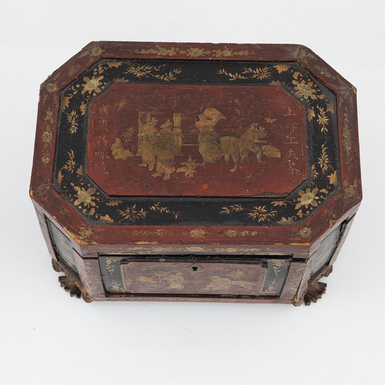 A lacquer casket and lacquer lidded box, China, 19th century.