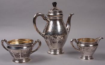 KAFFESERVIS, 3 delar, silver. CG Hallberg 1923. Tot vikt ca 900 gram.