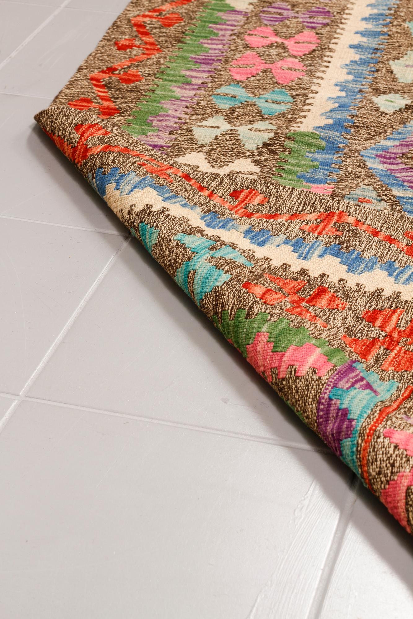 A kelim rug, 205 x 145 cm.