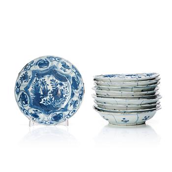 926. A set of 10 blue and white kraakdishes, Ming dynasty, Wanli (1572-1620).