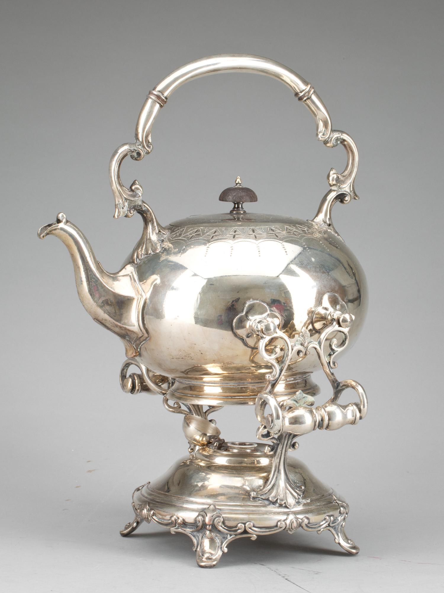 TEKANNA på RECHAUD, pläter, England. 1900-talets första del.