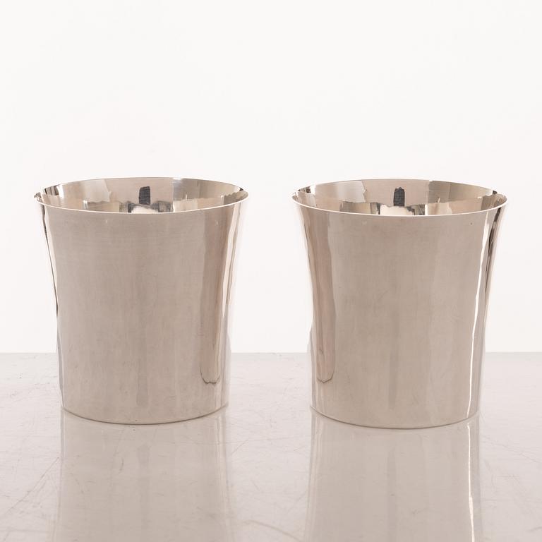 Eric Löfman, A set of twelve silver beakers, KG Markström, Uppsala 1975.