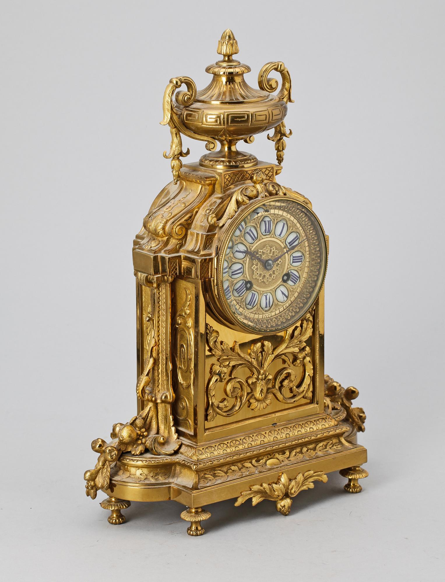 BORDSPENDYL, nyrenässans, Bernoux, Paris, Frankrike 1800/1900-tal.