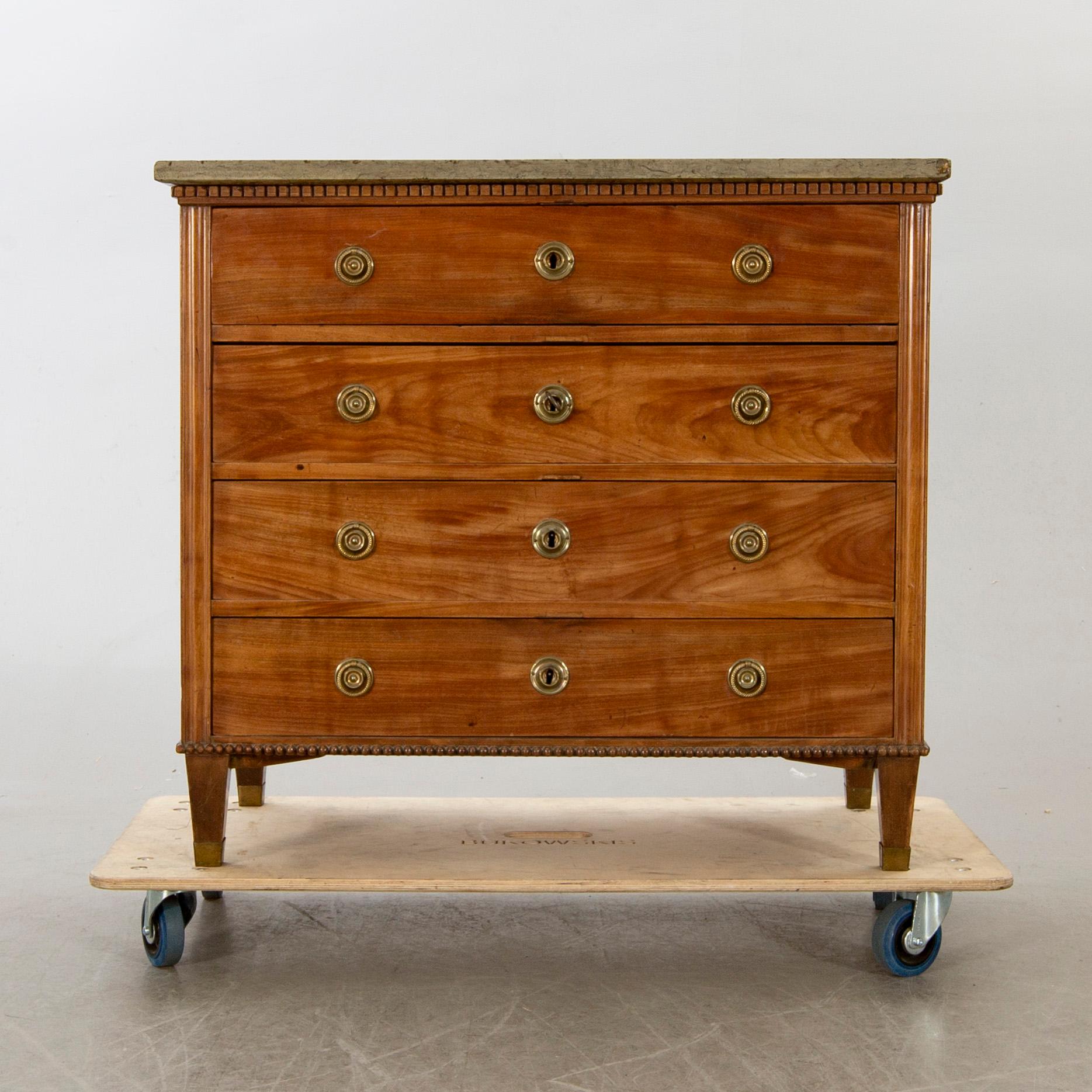 A late gustavian chest of drawers.